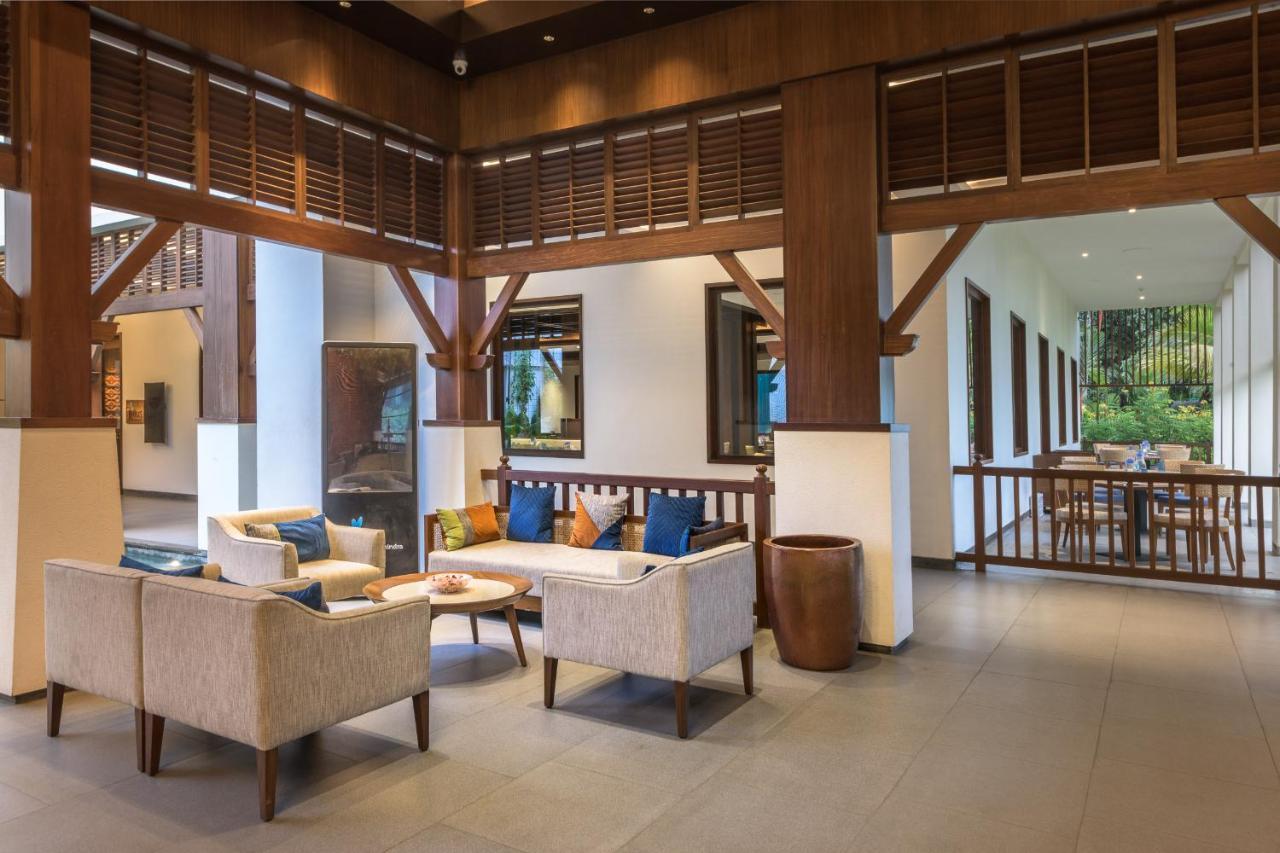 Hotel Club Mahindra Ashtamudi à Nīndakara Extérieur photo