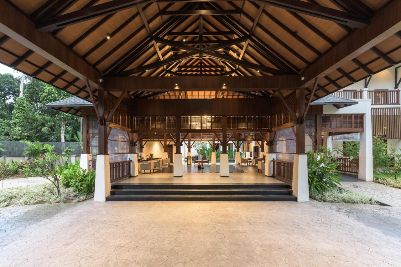 Hotel Club Mahindra Ashtamudi à Nīndakara Extérieur photo