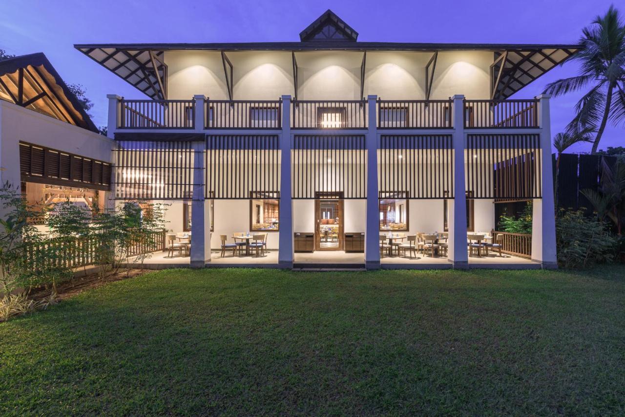 Hotel Club Mahindra Ashtamudi à Nīndakara Extérieur photo