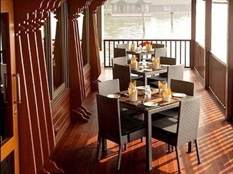 Hotel Club Mahindra Ashtamudi à Nīndakara Extérieur photo